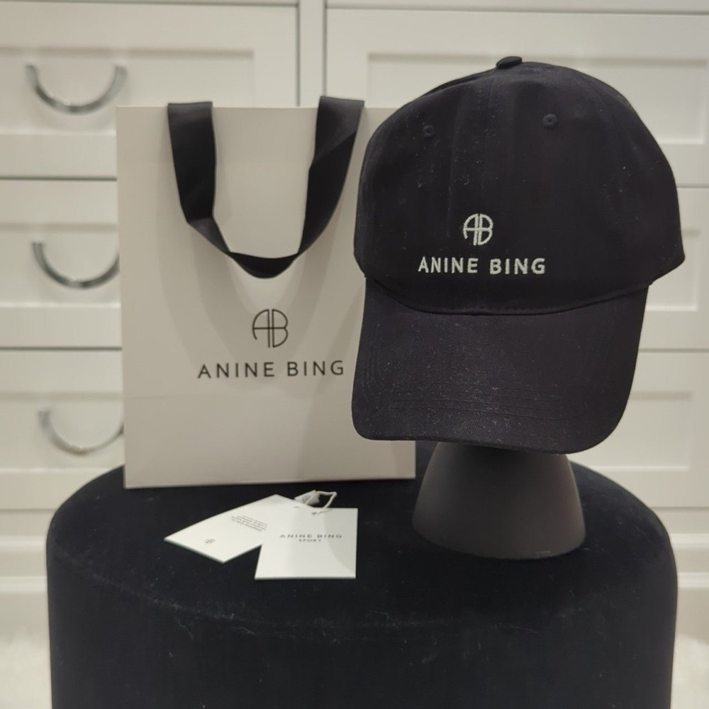 Anine Bing trucker/baseball hat.